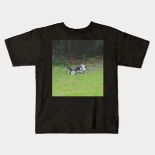 Finn the Cat Riding a Push Mower Kids T-Shirt